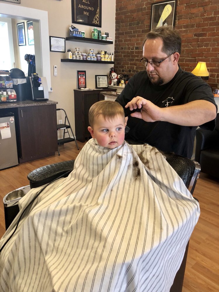 DINO’S MODERN Updated October 2024 14 Photos & 10 Reviews 202 Center St