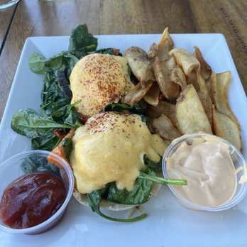 Breakfast Kitchen Bar - Portabello Spinach Eggs Benedict - Breakfast & Brunch Near Me - Phoenix, Arizona