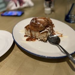 Saltine - Cinnamon bun cheesecake