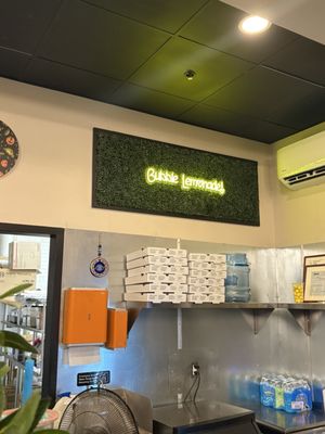 Eat-N-Out Pizza by null