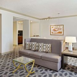 DoubleTree by Hilton Hotel Orlando East-UCF Area - Guest room