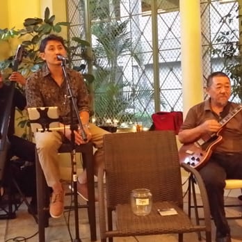 Cafe Julia - Entertainment.... Hey ernie! - Cafes Near Me - Honolulu, Hawaii