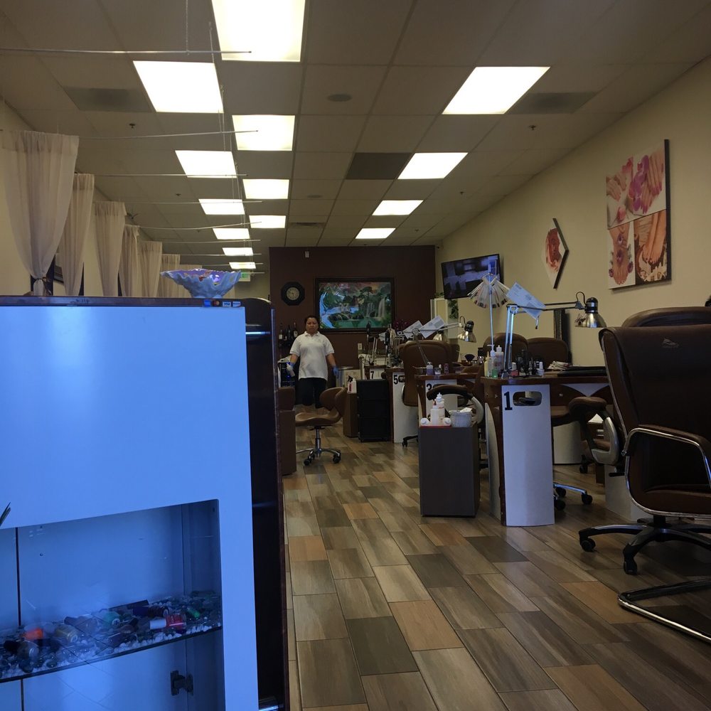 Ivy's Nails & Spa - Nail Salons Near Me - Temecula, California