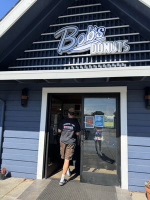 Bob’s Donuts by null