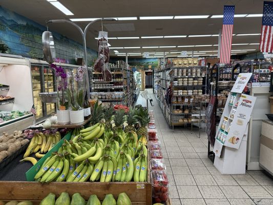 Bruno's Market & Deli by null