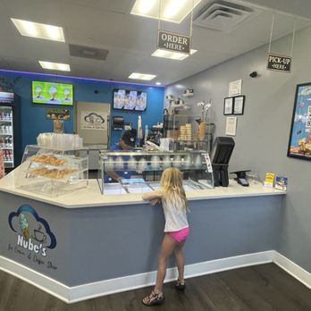 Nubes Ice Cream & Coffee Shop - Desserts Near Me - Chicago, Illinois