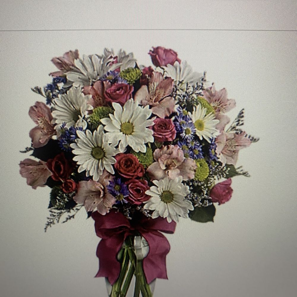 Chase Flower Shop - This is the photo of what I thought I was ordering - Florists Near Me - Fresno, California Chase Flower Shop - This is the photo of what I thought I was ordering - Florists Near Me - Fresno, California