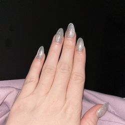 A+Royal Nails & Spa - 3 weeks after manicure with no breaks, lifts, or dullness. Very happy with the quality and services!