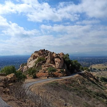 Mount Rubidoux Trail - Hiking Near Me - Riverside, California Mount Rubidoux Trail - Hiking Near Me - Riverside, California