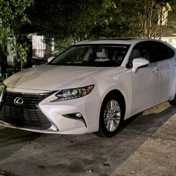 Luxury Cars of Lexington - Lexus ES 350
