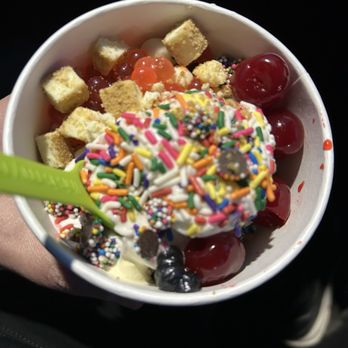MENCHIE’S FROZEN YOGURT - Updated December 2025 - 21 Photos & 14 ...