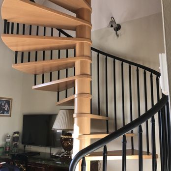 Hotel Schwarzer Adler - The spiral staircase - Hotels Near Me - Innsbruck, 7