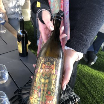 GEN 7 Wines - Wine Tasting Room Near Me - Napa, California