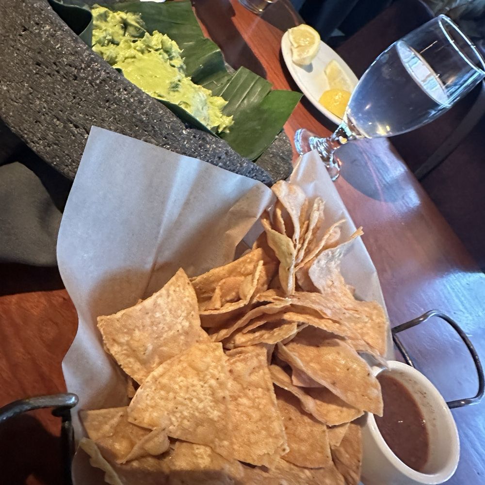 El Vez - Over 4 kinds of guacamole to choose from?! - Mexican Near Me - Philadelphia, Pennsylvania El Vez - Over 4 kinds of guacamole to choose from?! - Mexican Near Me - Philadelphia, Pennsylvania