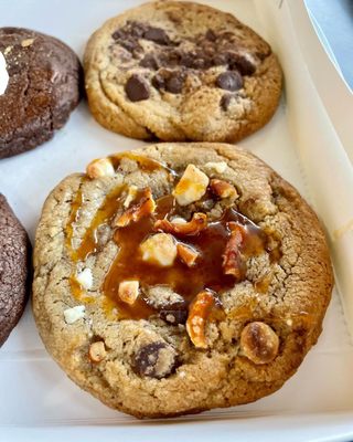 Bee J’s Cookies by null