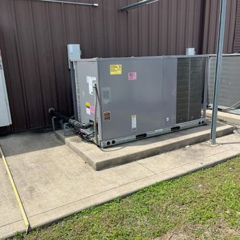Mendoza's Air Conditioning & Heating - Commercial 15 Ton condenser installation. - Heating & Air Conditioning/HVAC Near Me - Bacliff, Texas Mendoza's Air Conditioning & Heating - Commercial 15 Ton condenser installation. - Heating & Air Conditioning/HVAC Near Me - Bacliff, Texas
