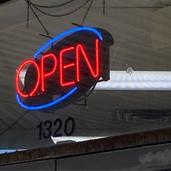 Crown Wine & Spirits - Entrance