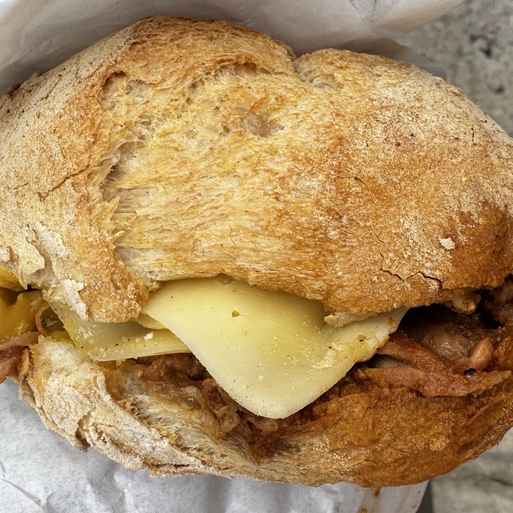 Bifana with cheese (€5)