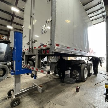 NDTR Center - Tandem replacement? No problem! - Commercial Truck Repair Near Me - Addison, Illinois NDTR Center - Tandem replacement? No problem! - Commercial Truck Repair Near Me - Addison, Illinois