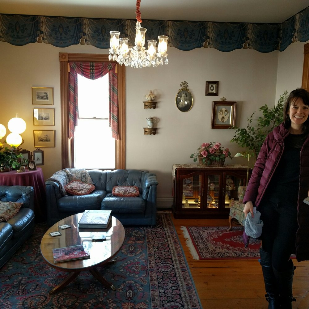 The Governor's Inn - Entryway into B&B - Bed & Breakfast Near Me - Ludlow, Vermont The Governor's Inn - Entryway into B&B - Bed & Breakfast Near Me - Ludlow, Vermont