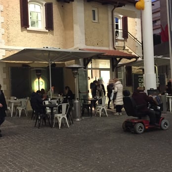 Happio Bistrot - Lo spazio esterno sulla piazza del Centro - Bistros Near Me - Rome, RM Happio Bistrot - Lo spazio esterno sulla piazza del Centro - Bistros Near Me - Rome, RM
