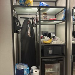 AC Hotel by Marriott Gainesville Downtown - Kitchen/closet area