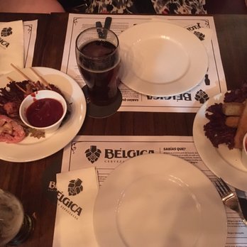 Bélgica - Pinchos de pollo y panceta y bastones de muzzarella - Beer Bar Near Me - Buenos Aires, C