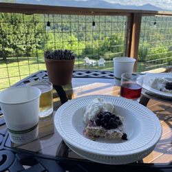 Lucille's Mountain Top Inn & Spa - Best oatmeal I've ever had...I don't even like oatmeal