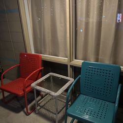 The Sunset Motel - Nice front porch to hang out.