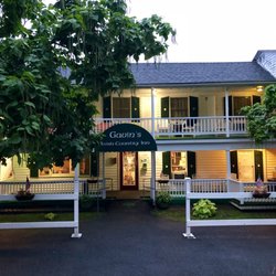 Gavin's Irish Country Inn - Entrance