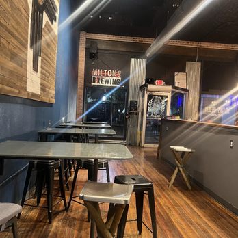 Milton's Brewing - Inside - Breweries Near Me - Carlsbad, New Mexico