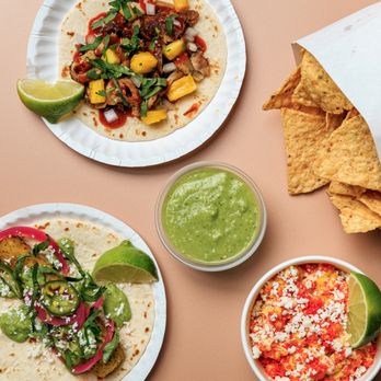 Lola's Taco Bar - Mexican Near Me - Grosse Pointe Woods, Michigan
