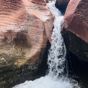 Kanarra Falls - Beautiful water feature - Hiking Near Me