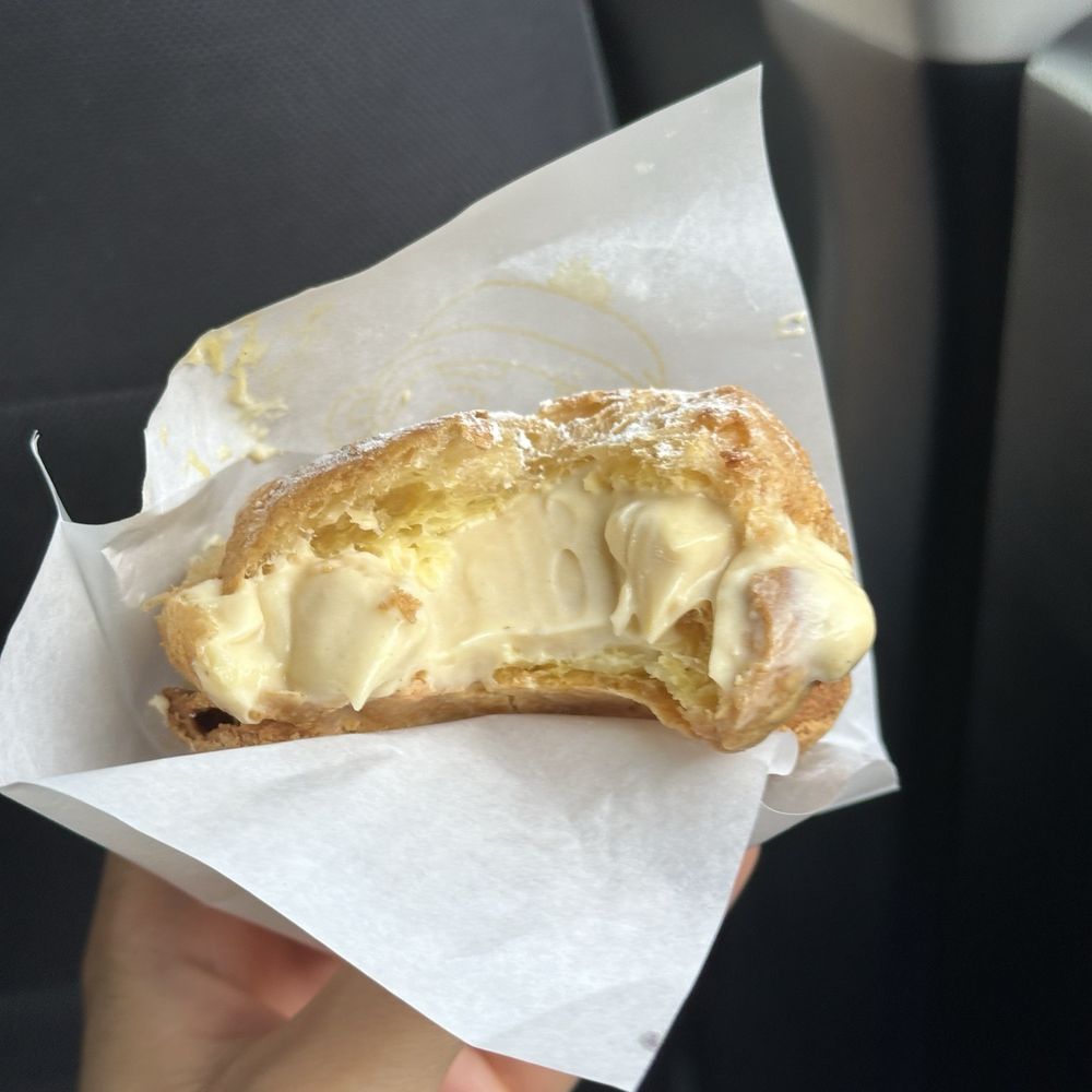 Beard Papa's - Original - Desserts Near Me - Flushing, New York