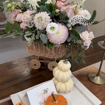 Courtyard Florist - Florists Near Me - Dedham, Massachusetts