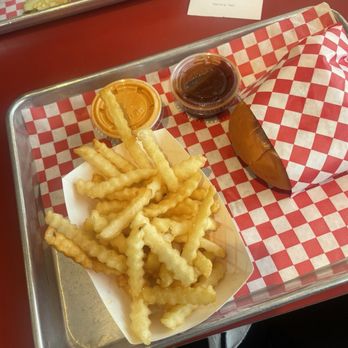 Lucky’s Hot Chicken - Chicken Shop Near Me - Dallas, Texas Lucky’s Hot Chicken - Chicken Shop Near Me - Dallas, Texas