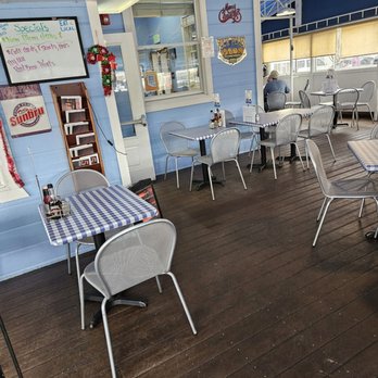 Bill's Grill - The entry area front dining area. - Burgers Near Me - Prescott, Arizona Bill's Grill - The entry area front dining area. - Burgers Near Me - Prescott, Arizona