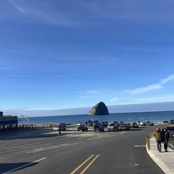 Inn at Cape Kiwanda - Beautiful view. - Hotels Near Me - Pacific City, Oregon Inn at Cape Kiwanda - Beautiful view. - Hotels Near Me - Pacific City, Oregon