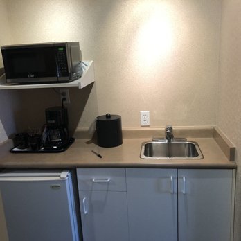 Sandman Hotel Quesnel - Small kitchen area - Hotels Near Me - Quesnel, British Columbia Sandman Hotel Quesnel - Small kitchen area - Hotels Near Me - Quesnel, British Columbia