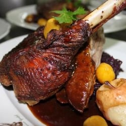 Zum Goldenen Hirsch - Das Wirtshaus In Der Scheune