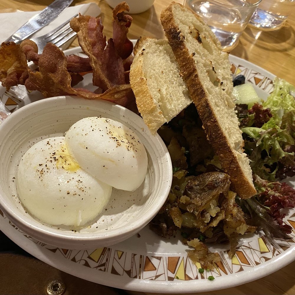 Eclectic Love - Poached eggs with potatoes, bacon and toast - Breakfast & Brunch Near Me - Kingsville, Ontario Eclectic Love - Poached eggs with potatoes, bacon and toast - Breakfast & Brunch Near Me - Kingsville, Ontario
