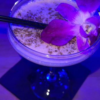 Oui Cocktail Lounge - Up All Night - Cocktail Bars Near Me - Brooklyn, New York