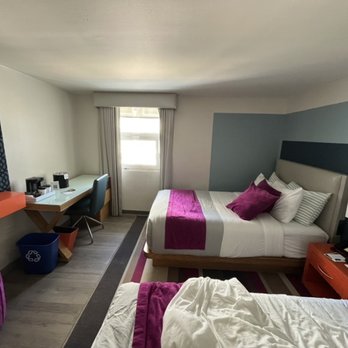TRYP by Wyndham Isla Verde - Tiny window - Hotels Near Me - Carolina, Puerto Rico TRYP by Wyndham Isla Verde - Tiny window - Hotels Near Me - Carolina, Puerto Rico