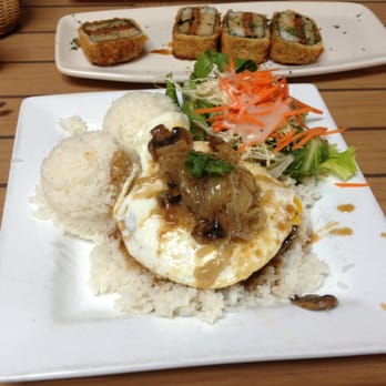Da Kitchen Maui - Moco Loco and Deep Fried Spam Musubi - Hawaiian Near Me - Kihei, Hawaii