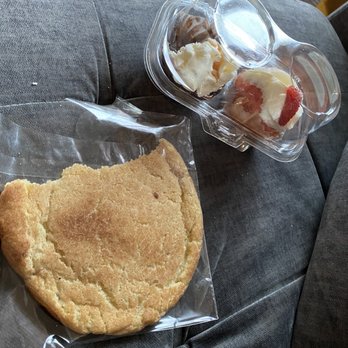 Cinn-A-Girls - Snickerdoodle and cupcakes - Bakeries Near Me - Centralia, Washington