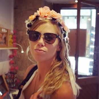 Chez Paulette - Flower crowns, ya'll - Jewelry Near Me - Barcelona, B