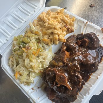 876 Jerk Master - Oxtails with Mac and cheese and steamed cabbage - Caribbean Near Me - Roselle, New Jersey 876 Jerk Master - Oxtails with Mac and cheese and steamed cabbage - Caribbean Near Me - Roselle, New Jersey