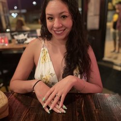 Bliss Beauty Bar - Manicure