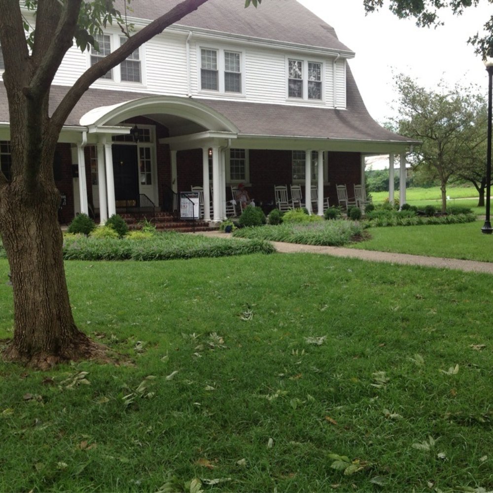 The Woodford Inn - Bed & Breakfast Near Me - Versailles, Kentucky The Woodford Inn - Bed & Breakfast Near Me - Versailles, Kentucky