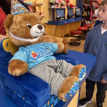 Build-A-Bear Workshop - Fun chair accessory for the bear - Toy Stores Near Me - Gilbert, Arizona Build-A-Bear Workshop - Fun chair accessory for the bear - Toy Stores Near Me - Gilbert, Arizona